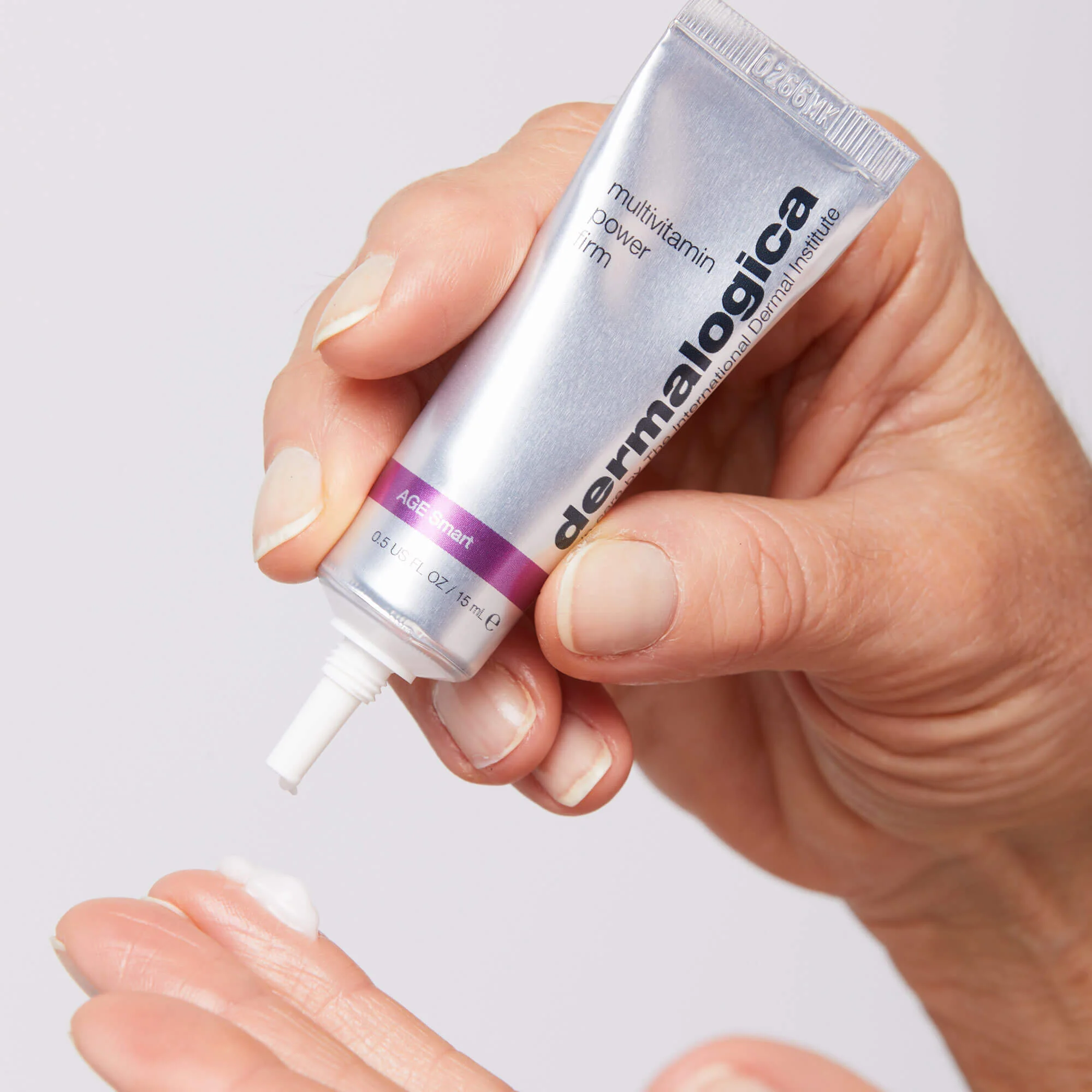 Multivitamin Power Firm Eye Cream - Image 3