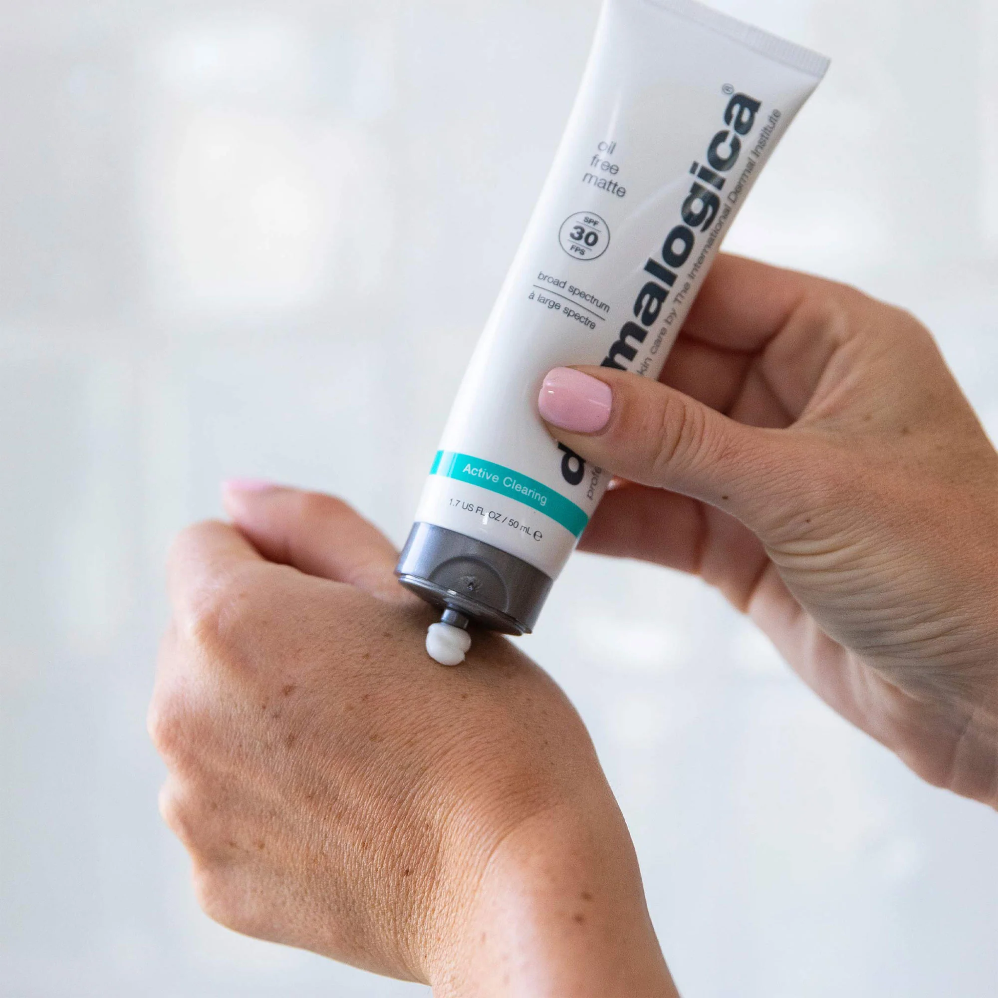 oil free matte spf30 - Image 3